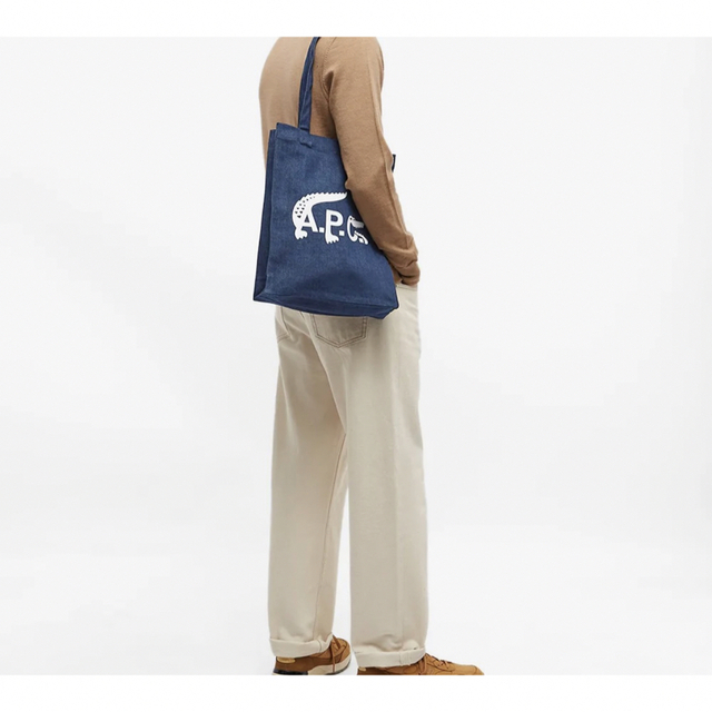 A.P.C - A.P.C.×ラコステ コラボ ビッグロゴインディゴ縦型トート A.P.C - A.P.C.×ラコステ コラボ ビッグロゴインディゴ縦型トート