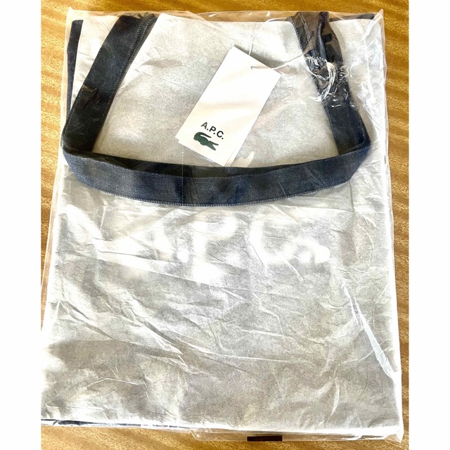 A.P.C - A.P.C.×ラコステ コラボ ビッグロゴインディゴ縦型トート A.P.C - A.P.C.×ラコステ コラボ ビッグロゴインディゴ縦型トート