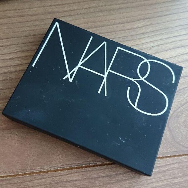 NARS ライトリフレくティング セッティングパウダー