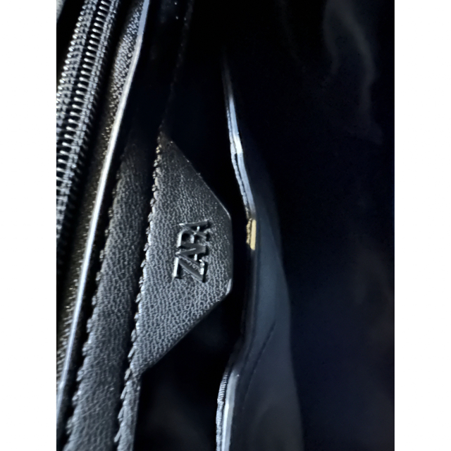 ZARA(ザラ)のZARA ザラフラップ ミニマルバックパック リュック ブラック メンズのバッグ(バッグパック/リュック)の商品写真
