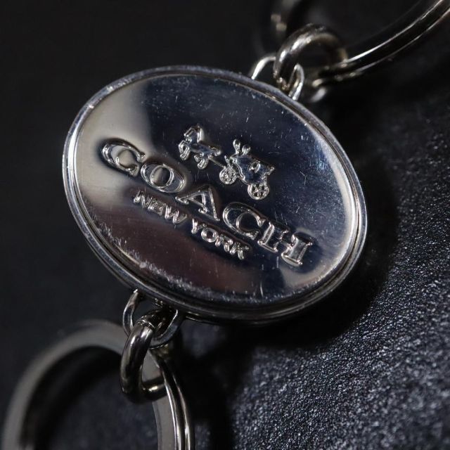 COACH(コーチ)の【匿名配送】COACH コーチ キーリング キーホルダー シルバー レディースのアクセサリー(チャーム)の商品写真