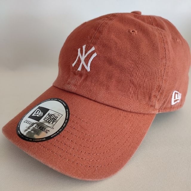 NEW ERA(ニューエラー)の【新品】ニューエラ MLB NY ヤンキース ミニロゴ キャップ（オレンジ） メンズの帽子(キャップ)の商品写真