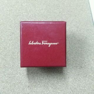 フェラガモ　Ferragamo　リングケース　箱　ボックス　送料無料(リング(指輪))