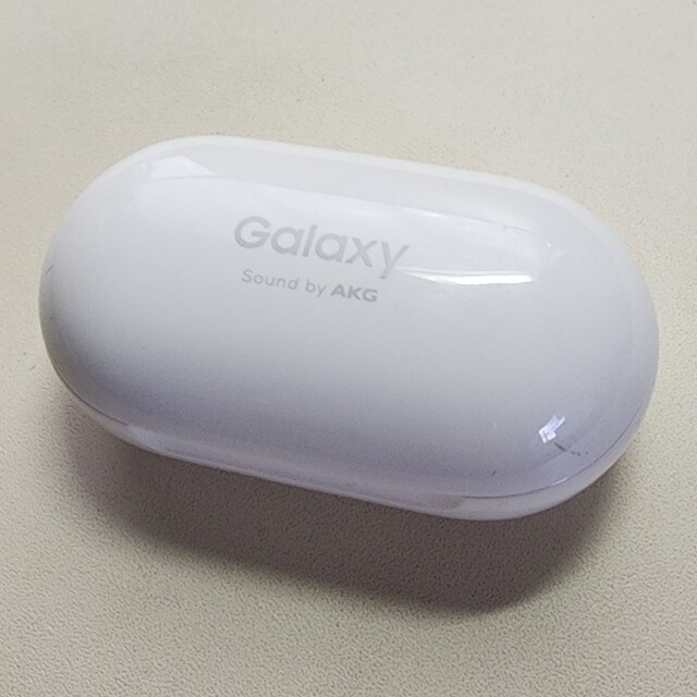 Galaxy(ギャラクシー)のGalaxy Buds+ SM-R175 ホワイト スマホ/家電/カメラのオーディオ機器(ヘッドフォン/イヤフォン)の商品写真