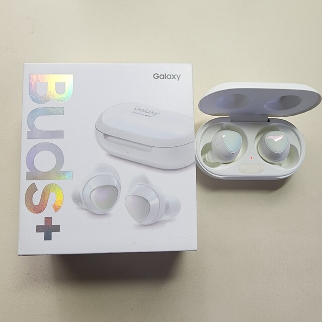 Galaxy(ギャラクシー)のGalaxy Buds+ SM-R175 ホワイト スマホ/家電/カメラのオーディオ機器(ヘッドフォン/イヤフォン)の商品写真