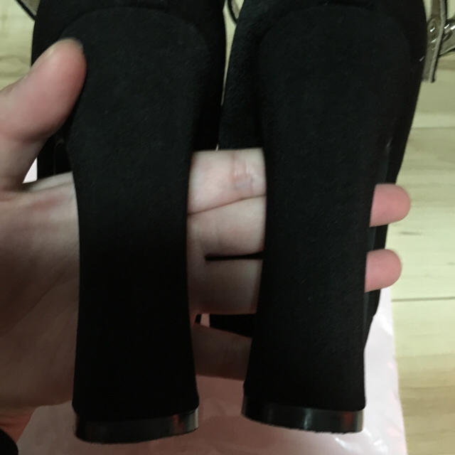 黒 パンプス ストラップ レディースの靴/シューズ(ハイヒール/パンプス)の商品写真