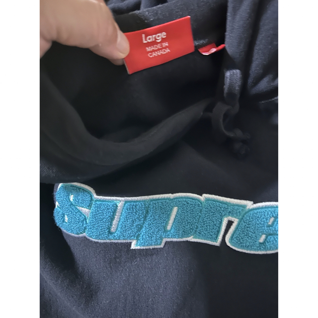 Supreme(シュプリーム)のSupreme Chenille Hooded Sweatshirt Lパーカー メンズのトップス(パーカー)の商品写真