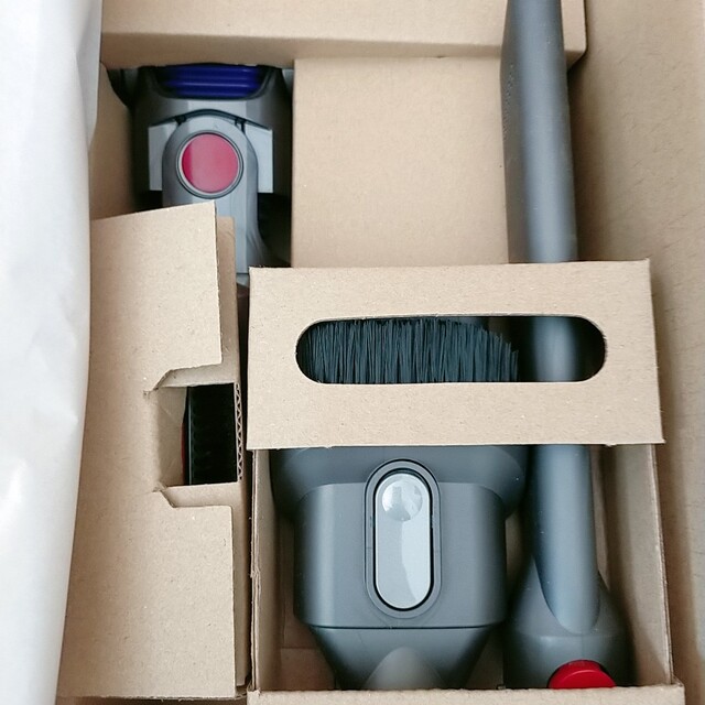 Dyson(ダイソン)のへるしー様専用　ダイソンV10 インテリア/住まい/日用品の収納家具(リビング収納)の商品写真