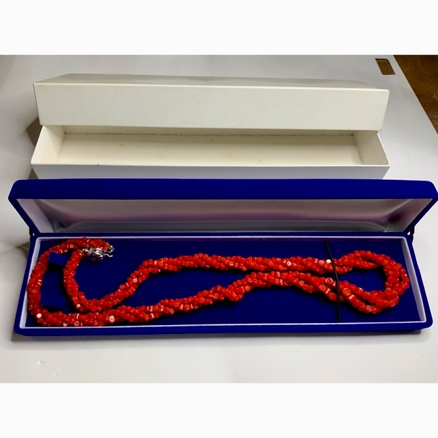 楽天 血赤本珊瑚ネックレス 3連ネジリ　58cm  ネックレス