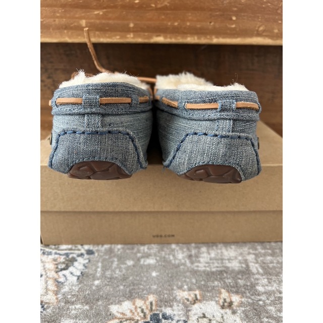 UGG デニムモカシン ダコタ-