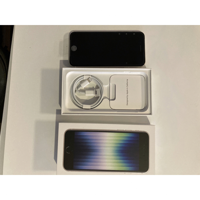 Apple iPhone SE 第3世代 64GB スターライト MMYD3J… スマホ/家電/カメラのスマートフォン/携帯電話(スマートフォン本体)の商品写真