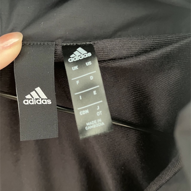 adidas(アディダス)のアディダス  adidas  レディース  ウェア　アウター　ウインドジャケット レディースのジャケット/アウター(ナイロンジャケット)の商品写真
