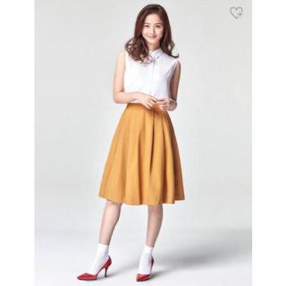 ユニクロ(UNIQLO)のハイウエストドライストレッチタックスカート（丈標準63～65cm）(ひざ丈スカート)