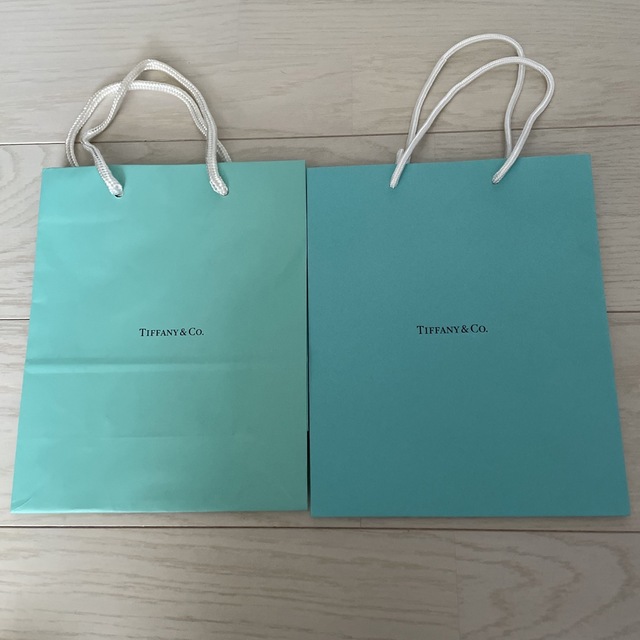 Tiffany & Co.(ティファニー)のティファニー　紙袋 レディースのバッグ(ショップ袋)の商品写真