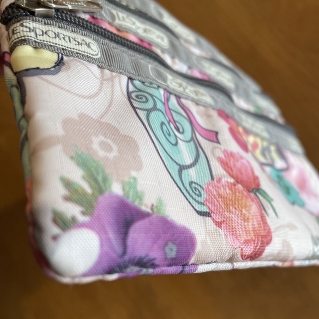 LeSportsac(レスポートサック)の【もずく酢様専用】LeSportsac ポーチ2点おまとめ レディースのファッション小物(ポーチ)の商品写真