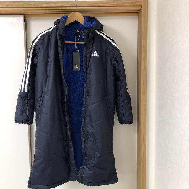 adidas(アディダス)の《新品・未使用》adidas 子供用ベンチコート キッズ/ベビー/マタニティのキッズ服男の子用(90cm~)(コート)の商品写真