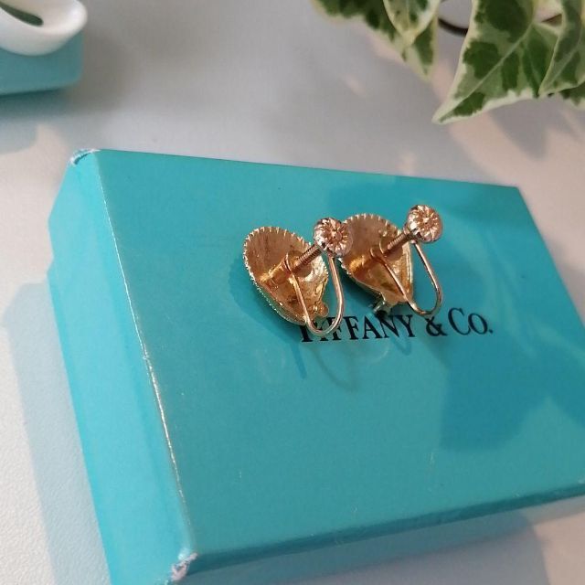 Tiffany & Co.(ティファニー)のティファニー　シェルモチーフ　サファイアイヤリング　貝殻　Tiffany　美品 レディースのアクセサリー(イヤリング)の商品写真