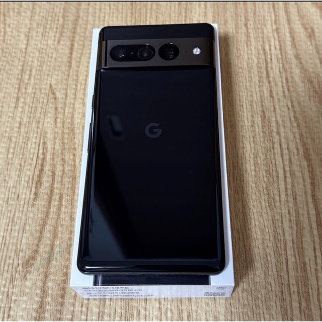 Google Pixel(グーグルピクセル)のPixel7 Pro 128GB Obsidian 美品 オマケ付き スマホ/家電/カメラのスマートフォン/携帯電話(スマートフォン本体)の商品写真