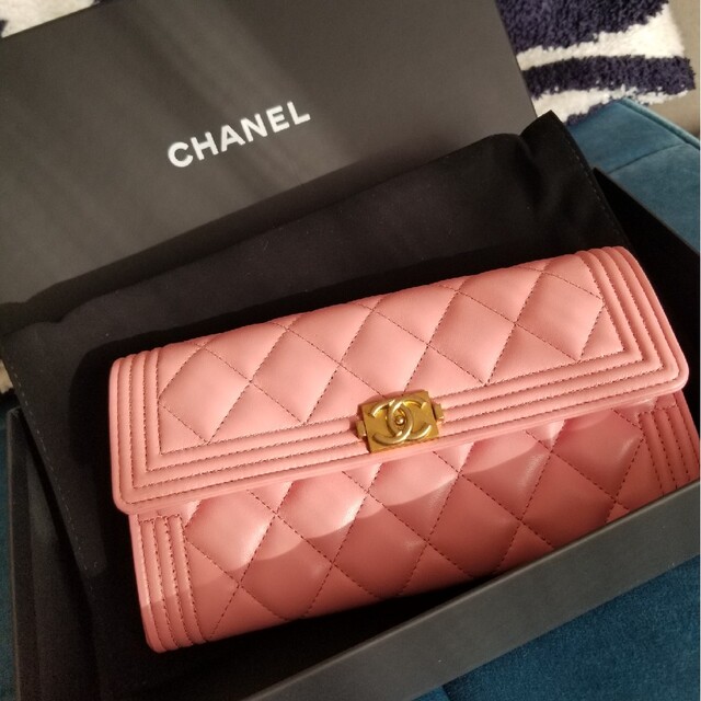 ファッション小物【2月末で値上げいたします】CHANEL ウォレット　長財布