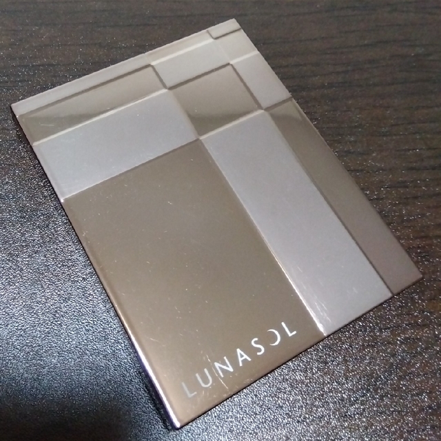 LUNASOL(ルナソル)のルナソル　グレイスコントラスティングアイズ　02 コスメ/美容のベースメイク/化粧品(アイシャドウ)の商品写真