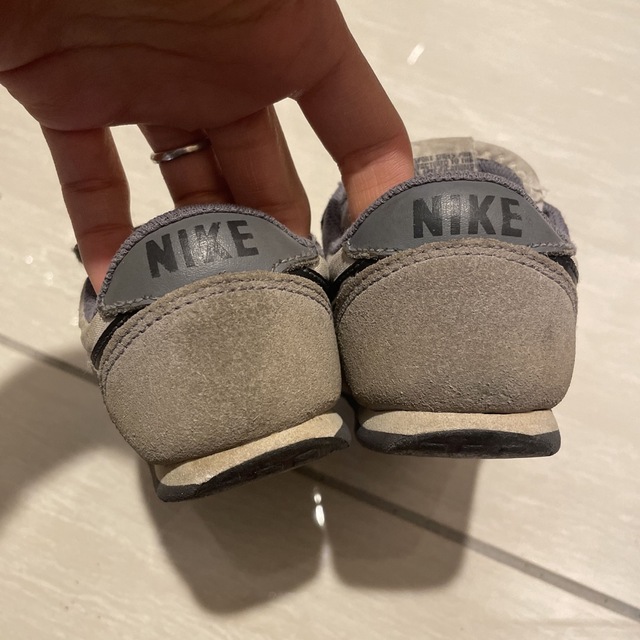 NIKE(ナイキ)のNIKE ナイキ　キッズ　マジックテープ　グレー　14cm キッズ/ベビー/マタニティのベビー靴/シューズ(~14cm)(スニーカー)の商品写真