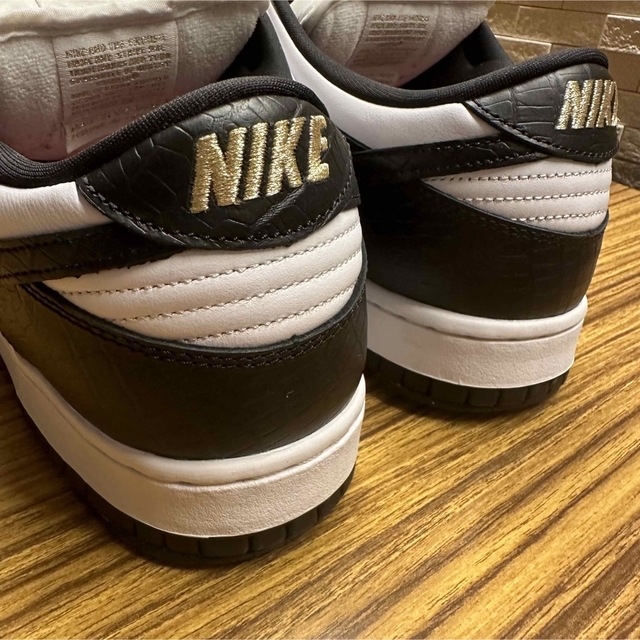 NIKE(ナイキ)の美品 SUPREME NIKE SB DUNK LOW 28.5cm black メンズの靴/シューズ(スニーカー)の商品写真