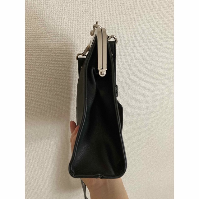 ZARA(ザラ)の【目立った汚れなし】フェイクレザーがまぐちバッグ レディースのバッグ(ショルダーバッグ)の商品写真