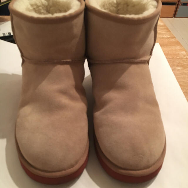 UGG(アグ)のUGG ムートンブーツ mini classic  メンズの靴/シューズ(ブーツ)の商品写真