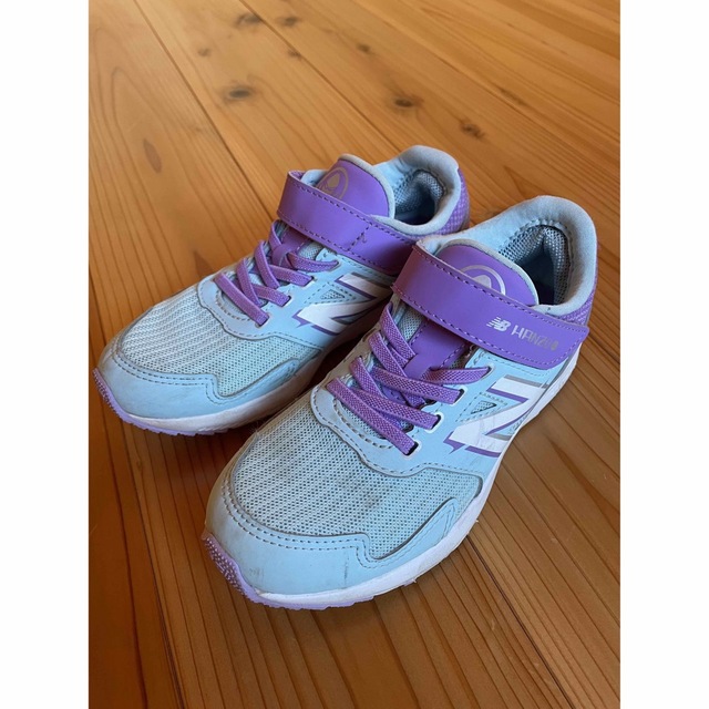 New Balance(ニューバランス)のニューバランス ハンゾー 18.5cm キッズ スニーカー 美品 キッズ/ベビー/マタニティのキッズ靴/シューズ(15cm~)(スニーカー)の商品写真