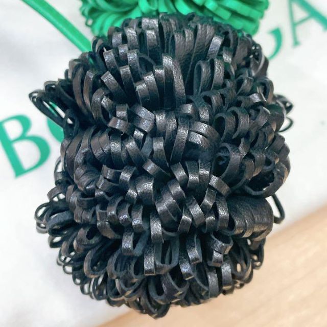 新品未使用】BOTTEGA VENETA ラムレザー チャーム ボンボン | iins.org