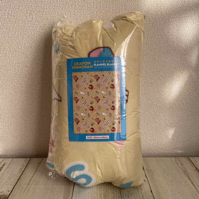 クレヨンしんちゃん　毛布 エンタメ/ホビーのおもちゃ/ぬいぐるみ(キャラクターグッズ)の商品写真