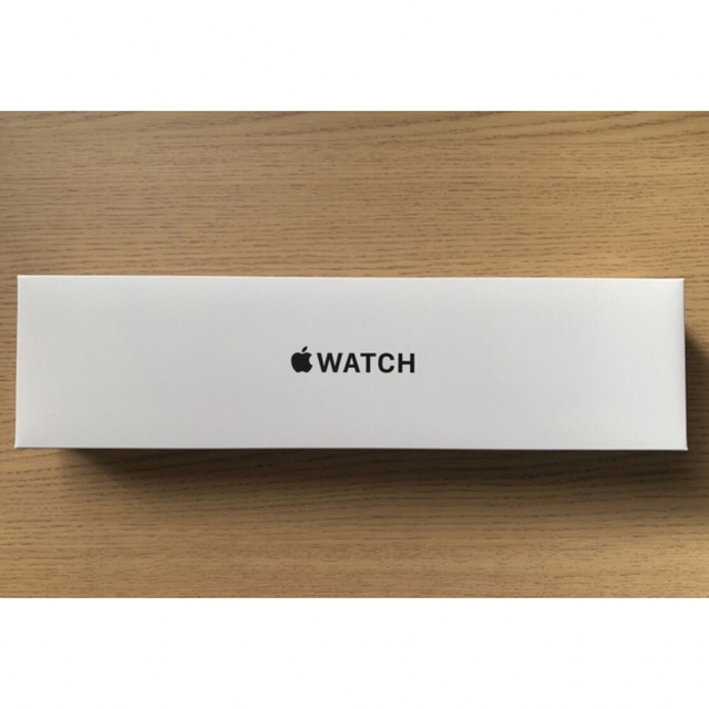 【新品未開封】Apple Watch SE GPSモデル 40mm 第二世代 スマホ/家電/カメラのスマートフォン/携帯電話(その他)の商品写真