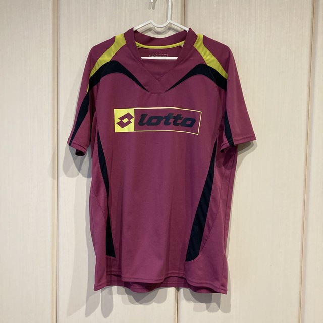 lotto(ロット)のLOTTO ロット　ウェア　半袖　スポーツ　紫　Lサイズ スポーツ/アウトドアのサッカー/フットサル(ウェア)の商品写真