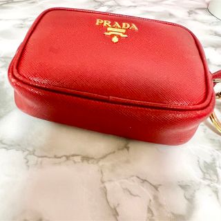 PRADA (プラダ) ポーチキーケース 最終限定価格 半額以下！