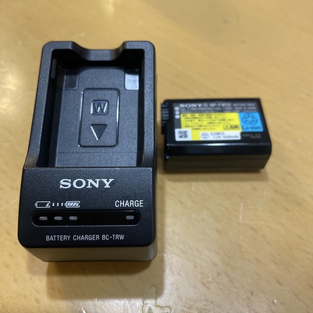 Sony NP-FW50充電池 & 専用充電器