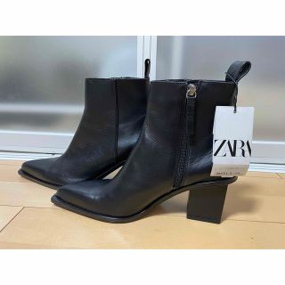 ザラ(ZARA)のZARA レザーサイドファスナーブーツ(ブーツ)