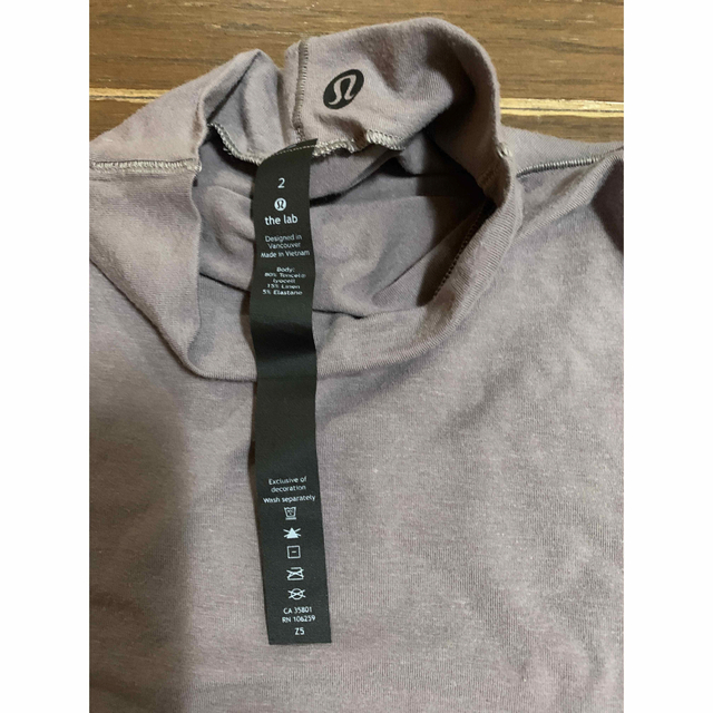 lululemon(ルルレモン)のルルレモン lululemon lab 長袖ハイネックシャツ Size2 新品 レディースのトップス(カットソー(長袖/七分))の商品写真