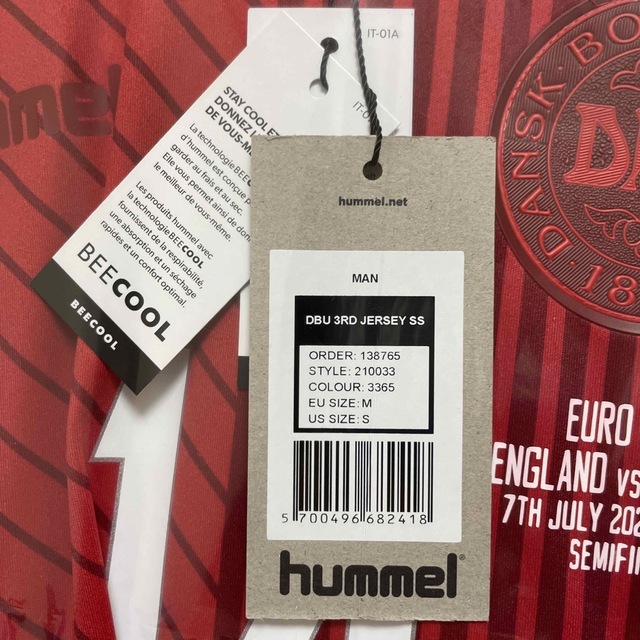 hummel(ヒュンメル)のEURO2020 デンマーク代表 14番ダムスゴー スポーツ/アウトドアのサッカー/フットサル(ウェア)の商品写真