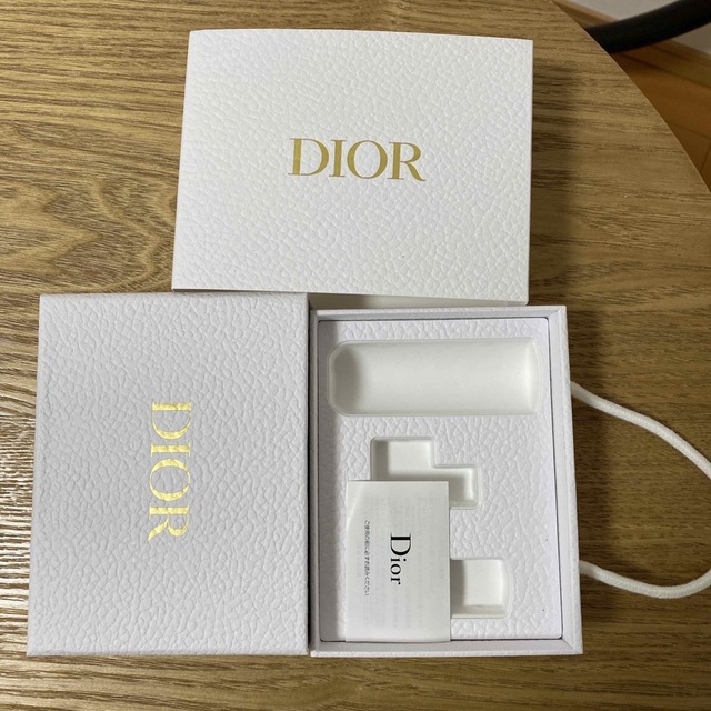 Dior(ディオール)のDior ディスカバリーキット　箱　のみ コスメ/美容のキット/セット(その他)の商品写真