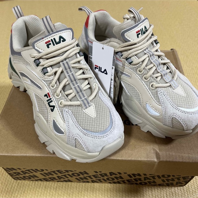 箱付き FILA エレクトローブ2 ダッドスニーカー | localcontent.gov.sl