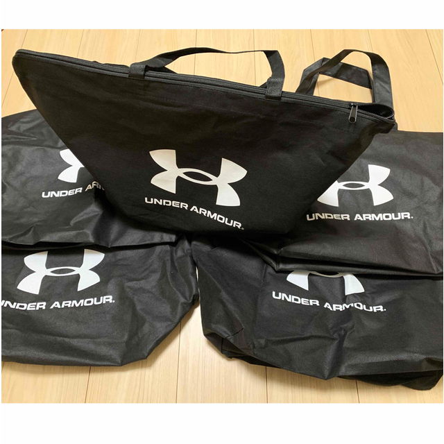 UNDER ARMOUR(アンダーアーマー)のアンダーアーマー  不織布バッグ5個セット メンズのバッグ(トートバッグ)の商品写真