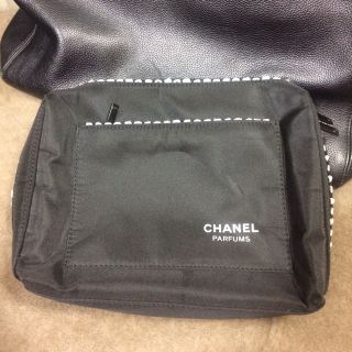 シャネル(CHANEL)の♡シャネルポーチ♡(ポーチ)