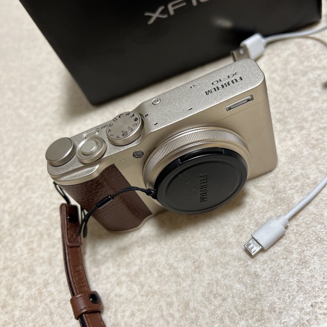 ≪新品級≫ FUJIFILM XF10 シャンパンゴールド