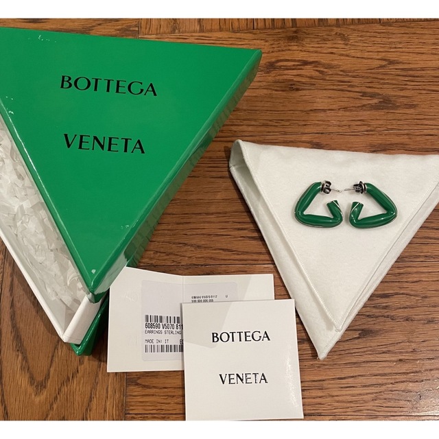 Bottega Veneta(ボッテガヴェネタ)のBOTTEGA VENETA トライアングル ピアス  レディースのアクセサリー(ピアス)の商品写真