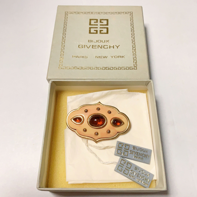 GIVENCHY ジバンシー ブローチ ヴィンテージ 1977 2022年最新海外 www