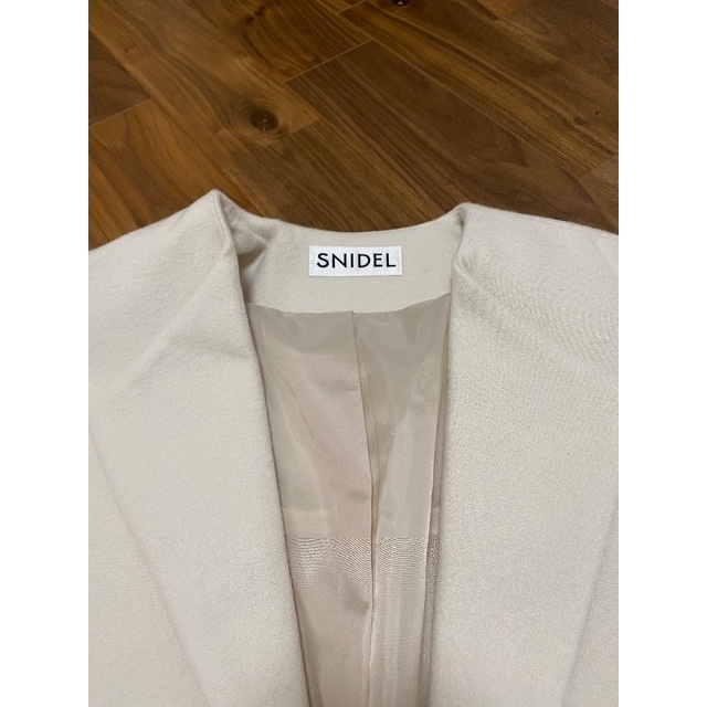 SNIDEL(スナイデル)のスナイデル　白コート レディースのジャケット/アウター(ロングコート)の商品写真