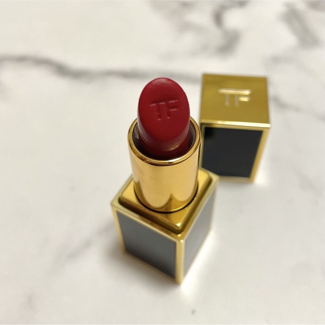 TOM FORD(トムフォード)のトムフォード リップ 2AA テイラー ミニサイズ ルージュ コスメ/美容のベースメイク/化粧品(口紅)の商品写真