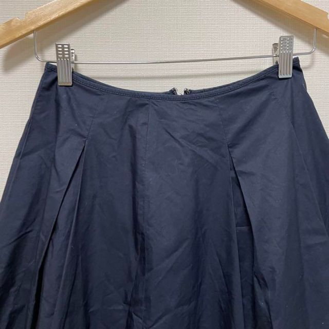ANAYI(アナイ)の美品　ANAYI アナイ　フレアひざ丈スカート　ネイビー　Sサイズ レディースのスカート(ひざ丈スカート)の商品写真