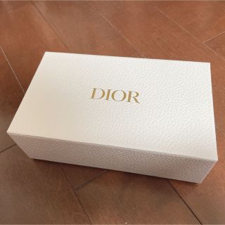 ディオール(Dior)のDIOR ギフトボックス ホワイトゴールド(ラッピング/包装)