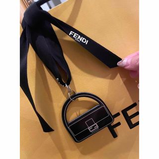 フェンディ(FENDI)のFendi アクセスサリー　新品　袋　限定　非売品(ショップ袋)